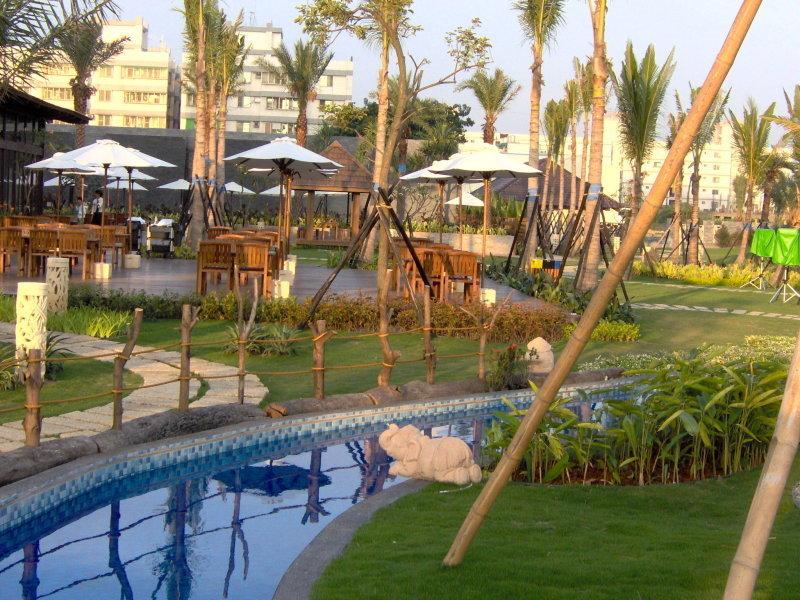 Queena Plaza Hotel Тайнань Екстер'єр фото