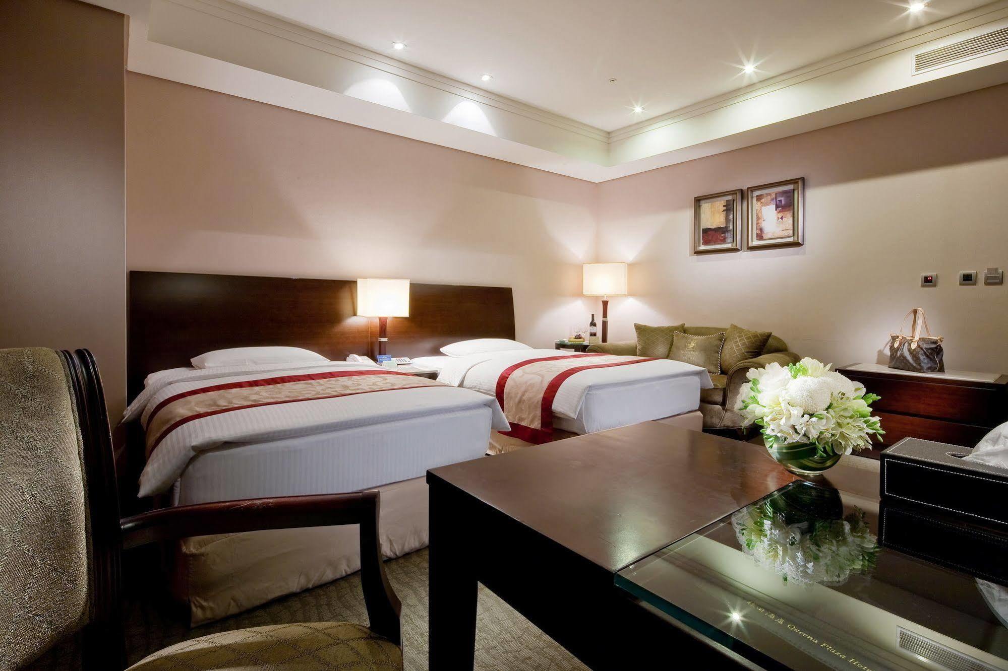Queena Plaza Hotel Тайнань Екстер'єр фото