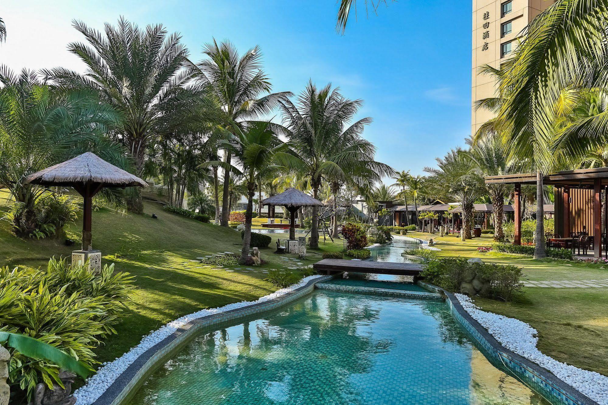 Queena Plaza Hotel Тайнань Екстер'єр фото