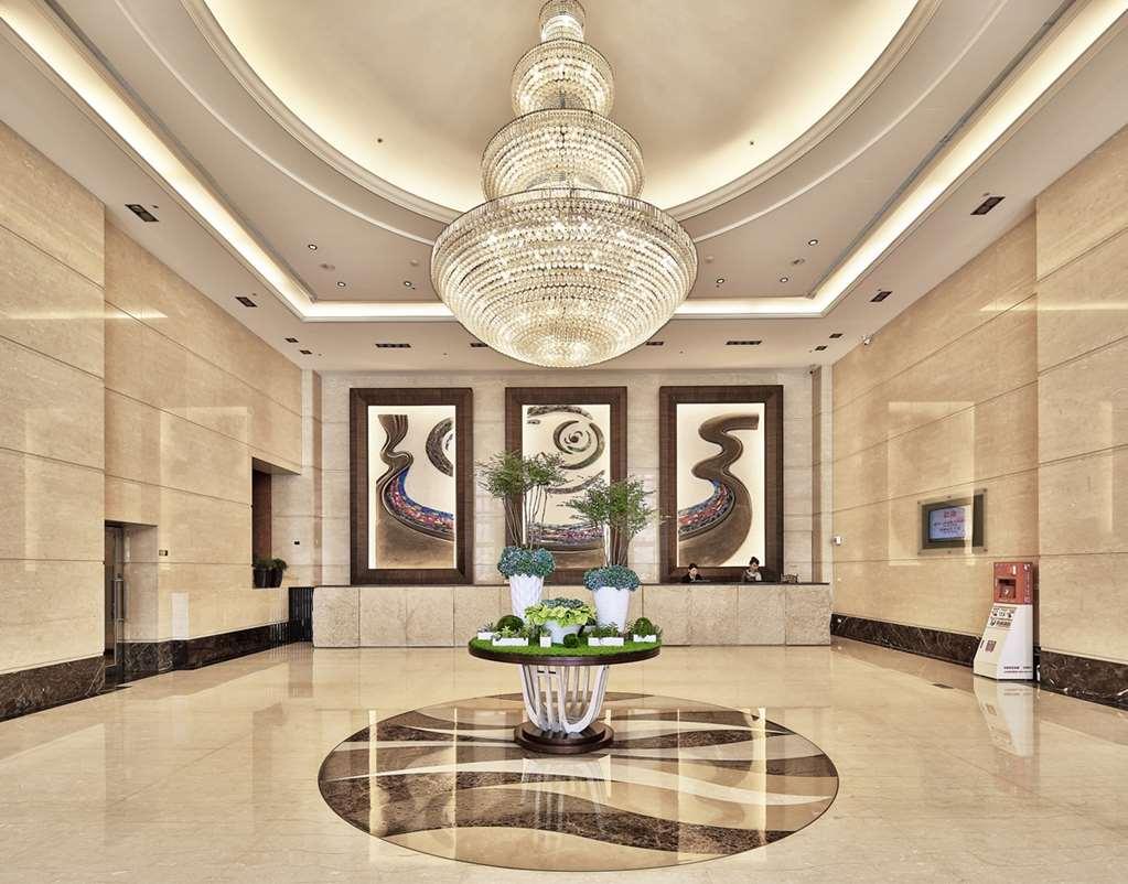 Queena Plaza Hotel Тайнань Інтер'єр фото