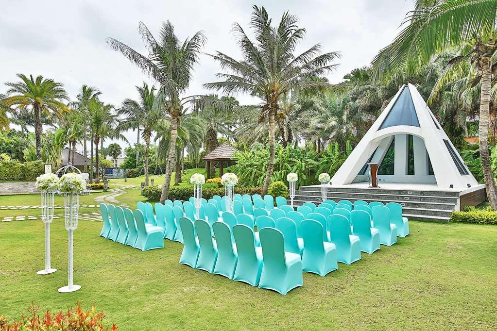 Queena Plaza Hotel Тайнань Зручності фото