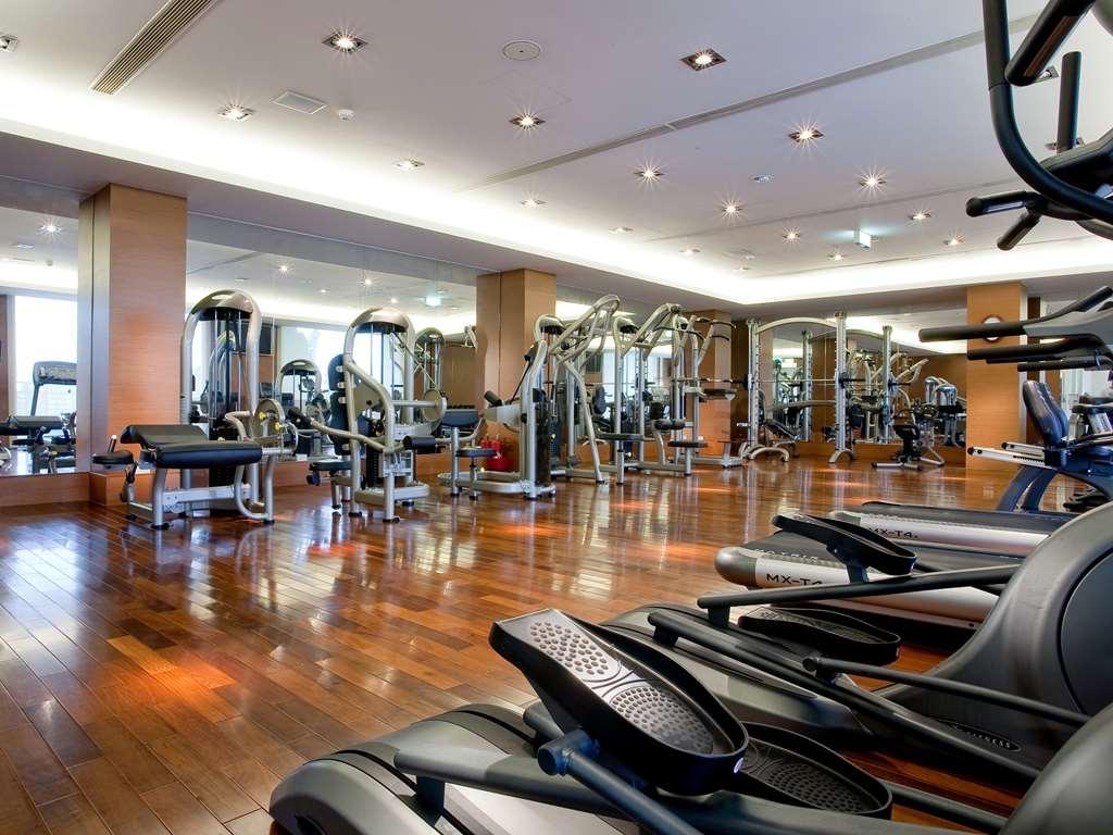 Queena Plaza Hotel Тайнань Зручності фото